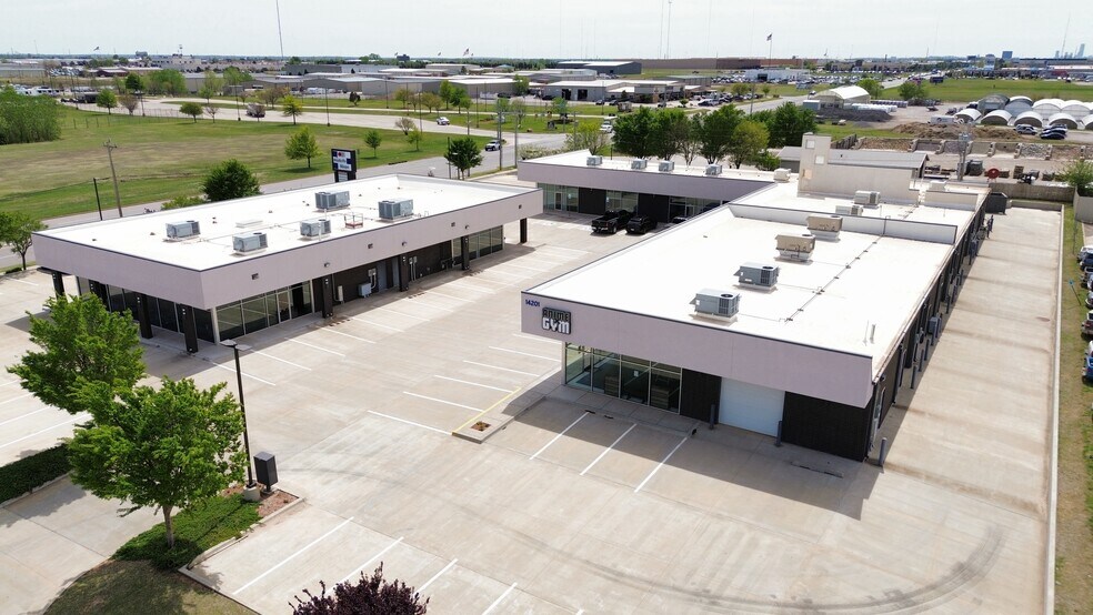 Primary Photo Of 14201 N Santa Fe Ave, Edmond General Retail For Lease