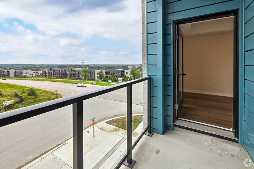 More Photos Of 600 Sunningdale Rd E, London Apartments For Sale