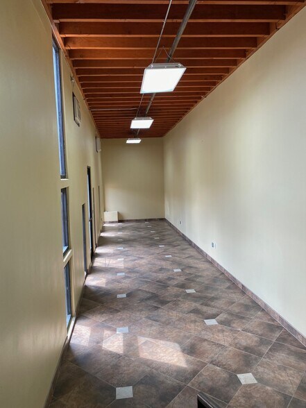 More Photos Of 720 E Sunkist St, Ontario Warehouse For Lease