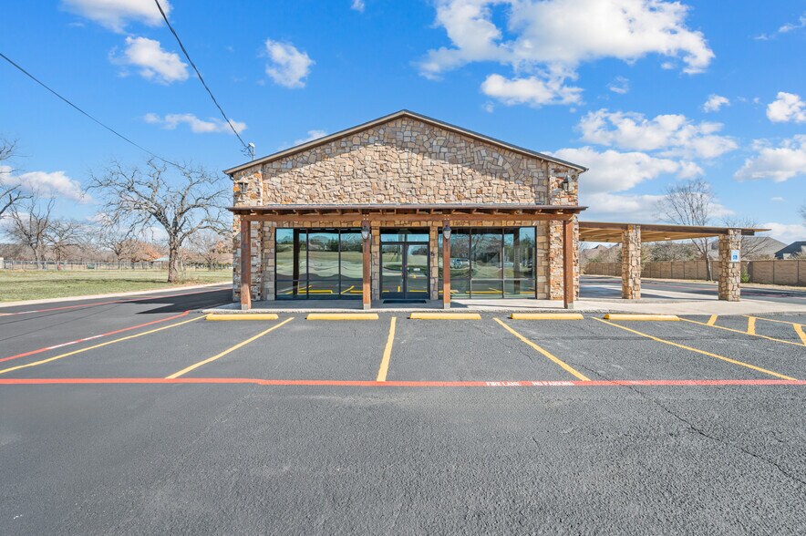 More Photos Of 7716 Davis Blvd, North Richland Hills Storefront For Lease