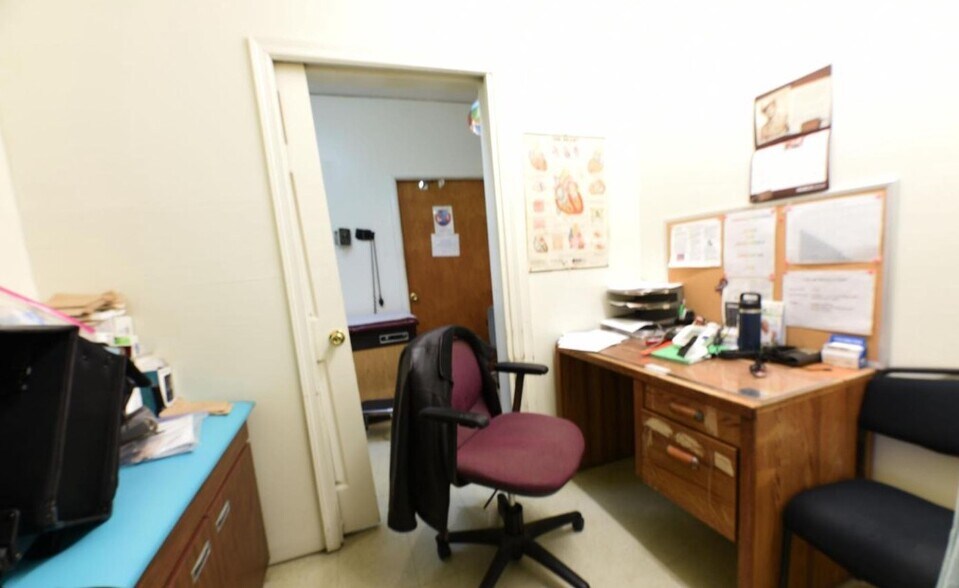 More Photos Of 4121 Minnesota Ave NE, Washington Storefront Retail Office For Sale