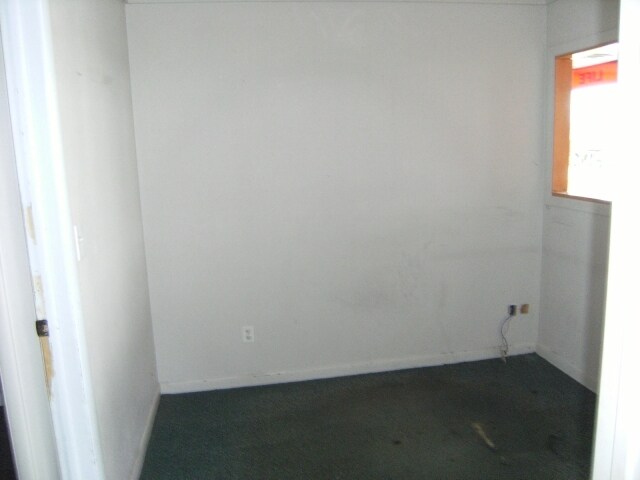 More Photos Of 123 N Alpine Rd, Rockford Freestanding For Sale