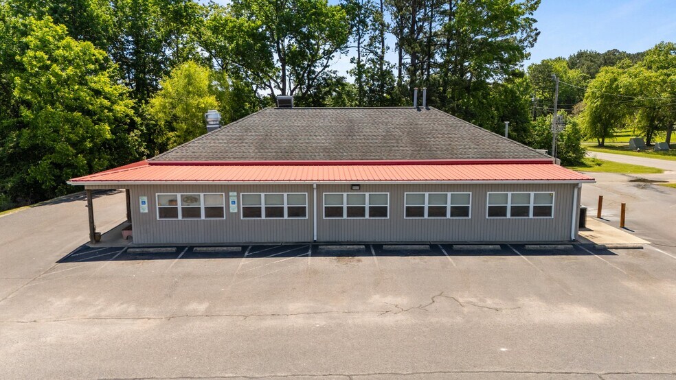 More Photos Of 120 Bank St, Sanford Restaurant For Sale