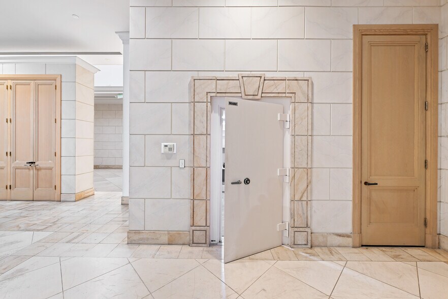 More Photos Of 12575 Beatrice St, Los Angeles Flex For Lease