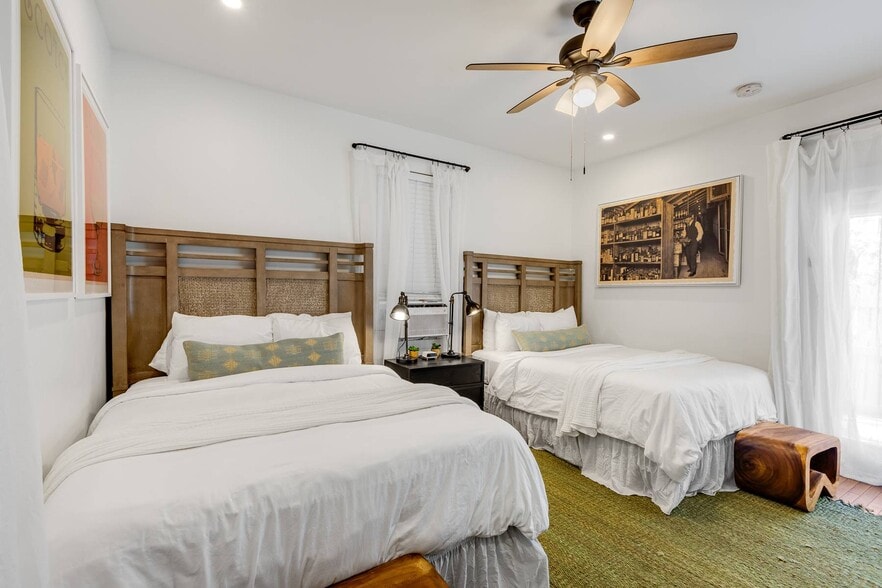 More Photos Of 1117 Duval St, Key West Hospitality For Sale