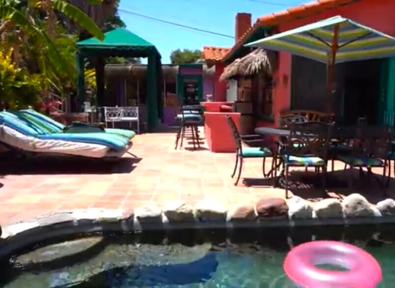 More Photos Of 22942 Crespi St, Woodland Hills Specialty For Sale