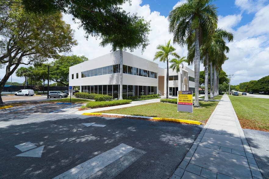 More Photos Of 399 NW 2nd Ave, Boca Raton Office For Lease