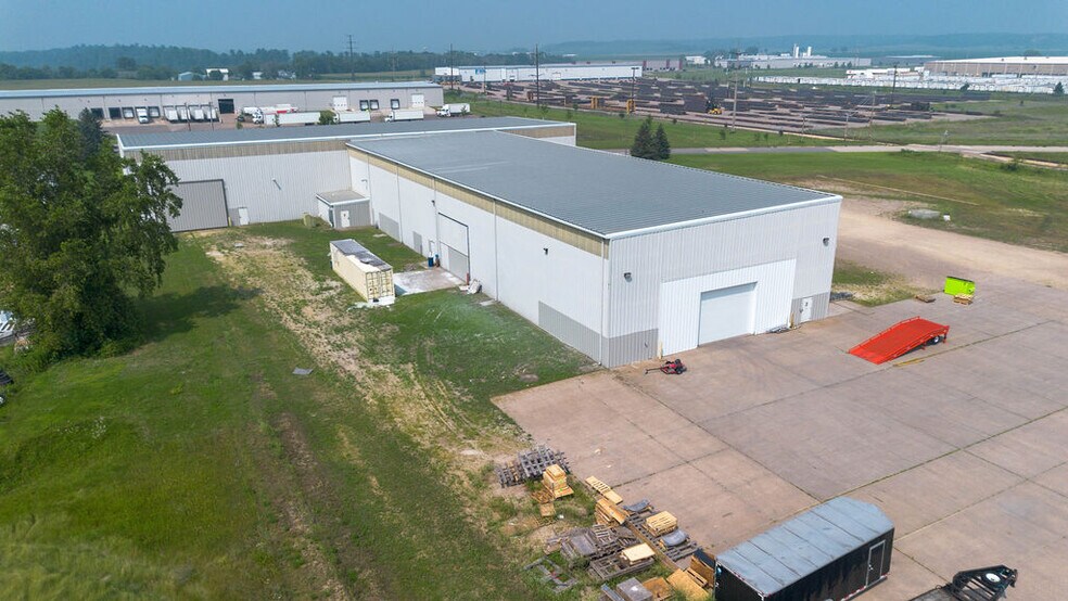More Photos Of 5414 Packer Dr, Menomonie Manufacturing For Sale