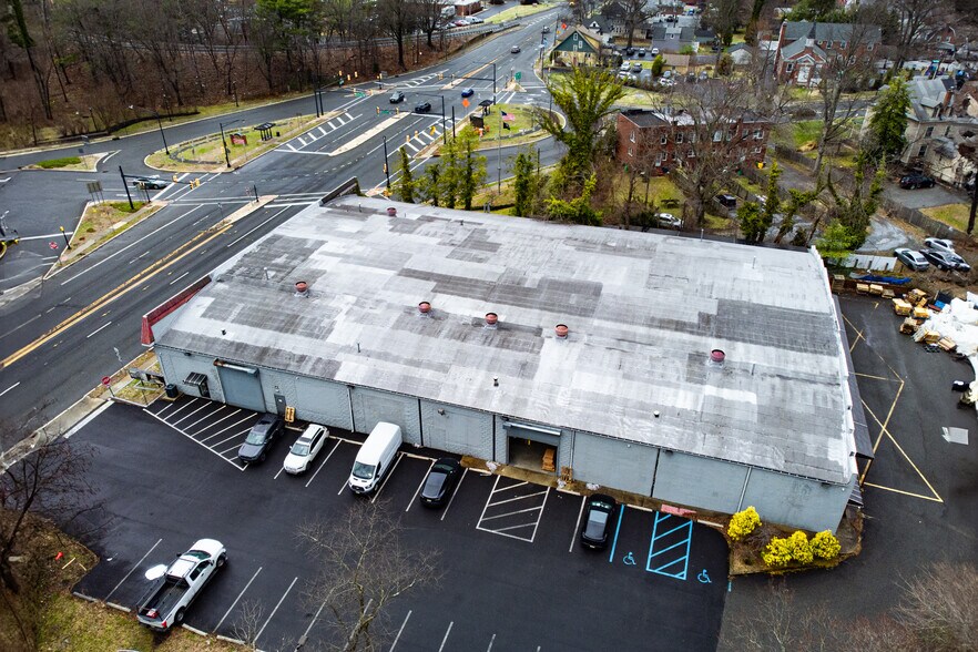 More Photos Of 1 White Horse Pike, Barrington Showroom For Sale