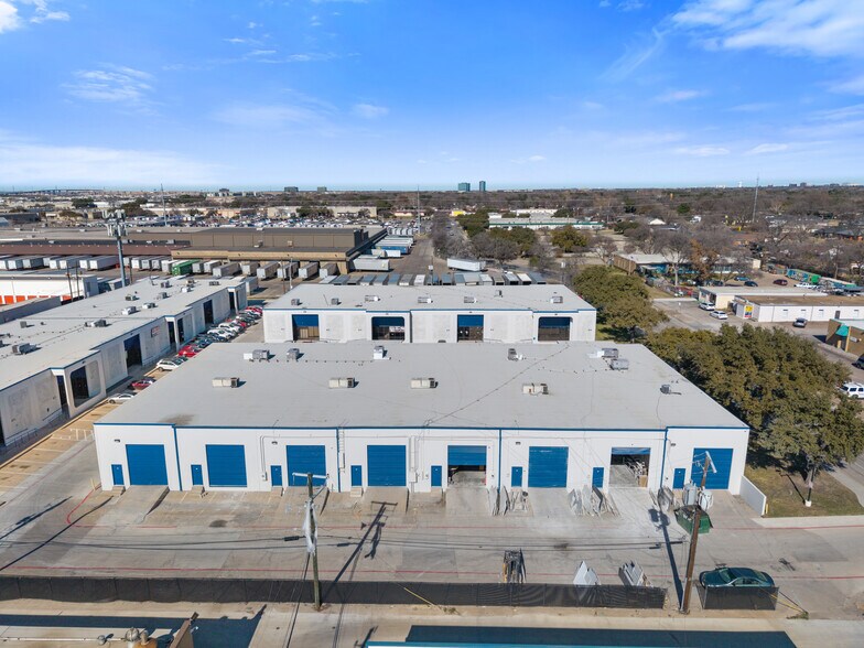 More Photos Of 10031 Monroe Dr, Dallas Flex For Lease