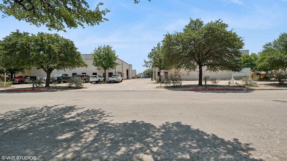 More Photos Of 4830 Whirlwind Dr, San Antonio Warehouse For Sale