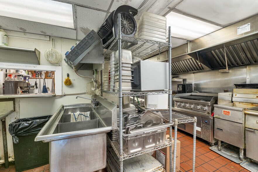More Photos Of 40 Main St, Goffstown Restaurant For Sale