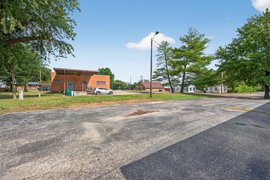 More Photos Of 115 E Booneslick Rd, Jonesburg Carwash For Sale