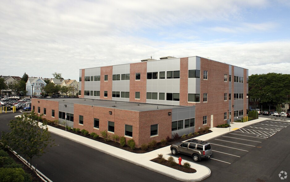 More Photos Of 851 Middle St, Fall River Medical For Lease