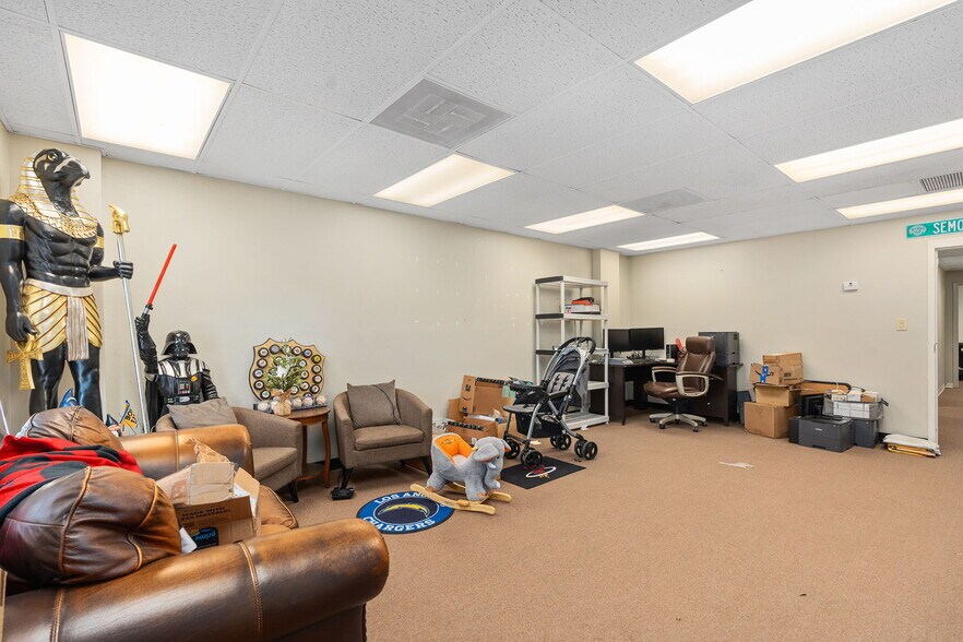 More Photos Of 175 Semoran Commerce Pl, Apopka Light Distribution For Sale