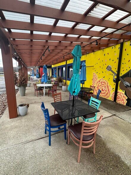 More Photos Of 1610 Richmond St, Mount Vernon Restaurant For Sale