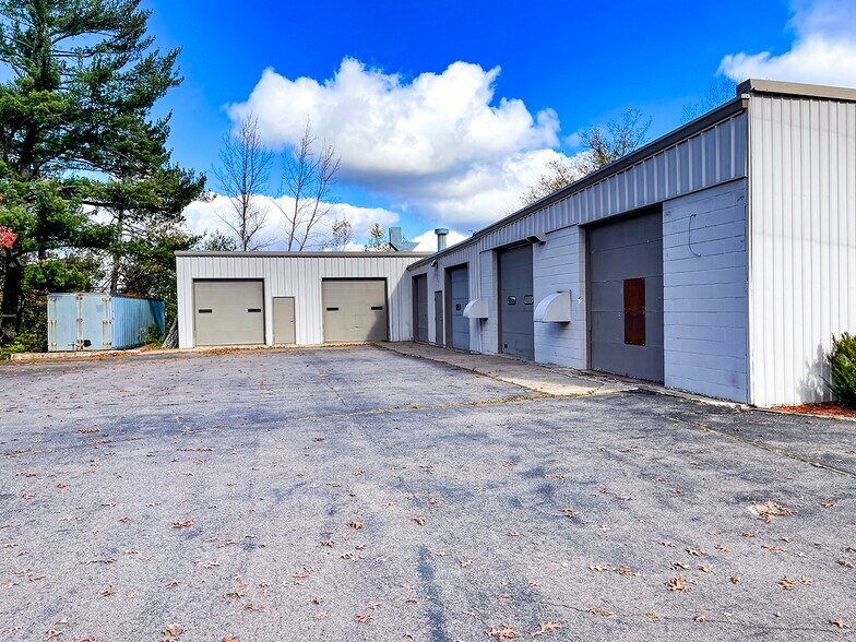 More Photos Of 459 Southgate Dr, Tomahawk Industrial For Sale
