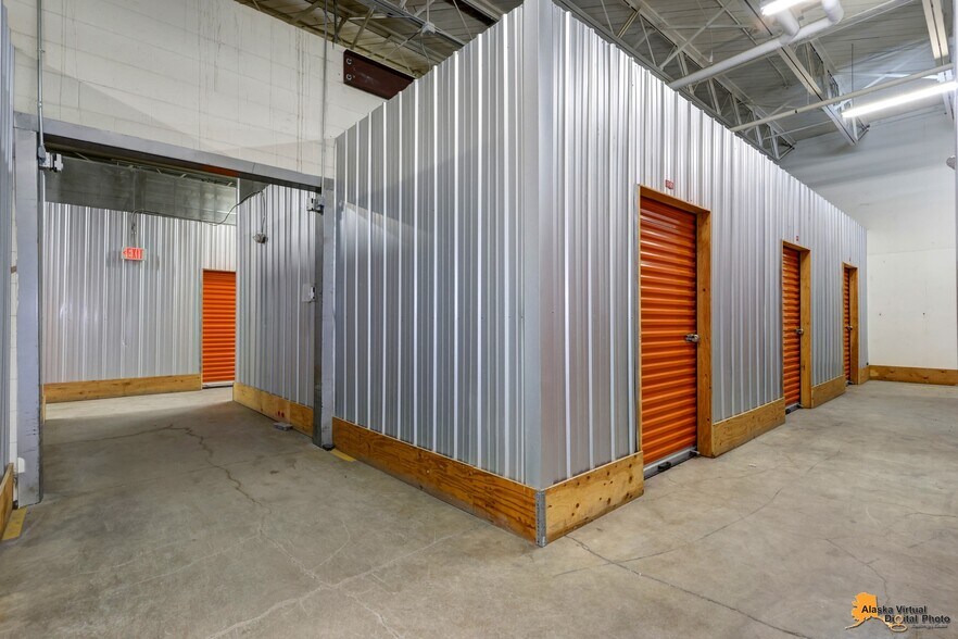 More Photos Of 814 W Northern Lights Blvd, Anchorage Self Storage For Sale