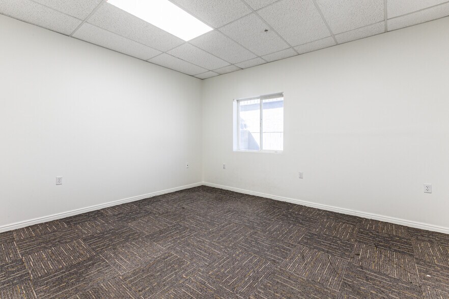 More Photos Of 4116 W 5800 N, Mountain Green Light Manufacturing For Lease