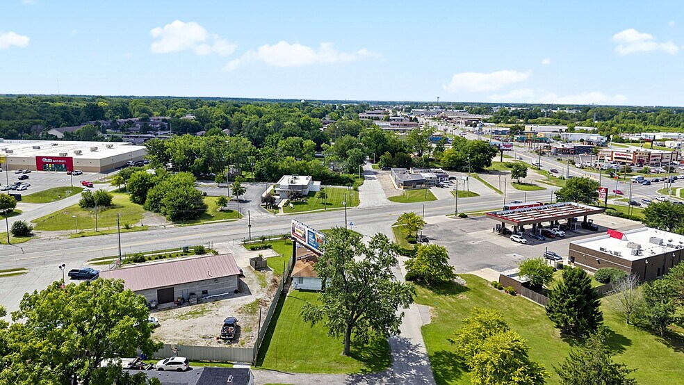 More Photos Of 7102 E Pendleton Pike, Indianapolis Office For Sale