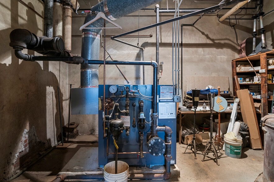 More Photos Of 21 State St, Oil City Specialty For Sale