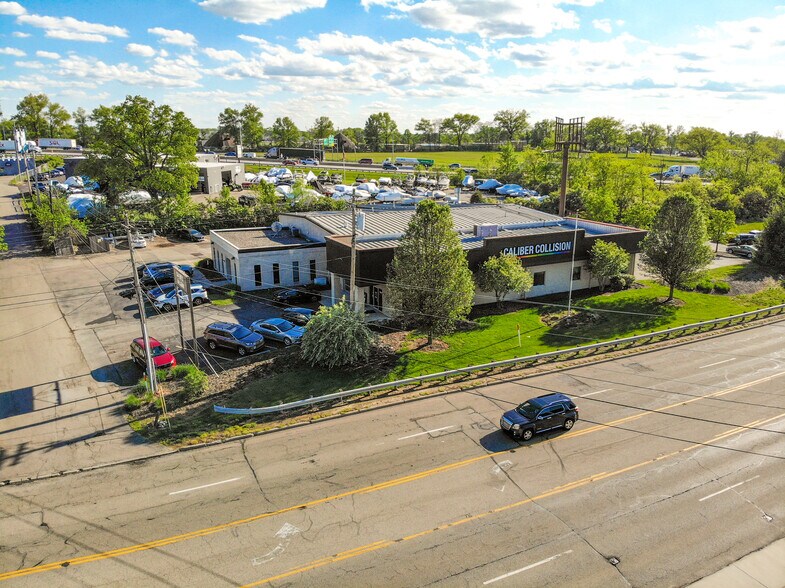 More Photos Of 6947 E Kemper Rd, Cincinnati Auto Repair For Sale