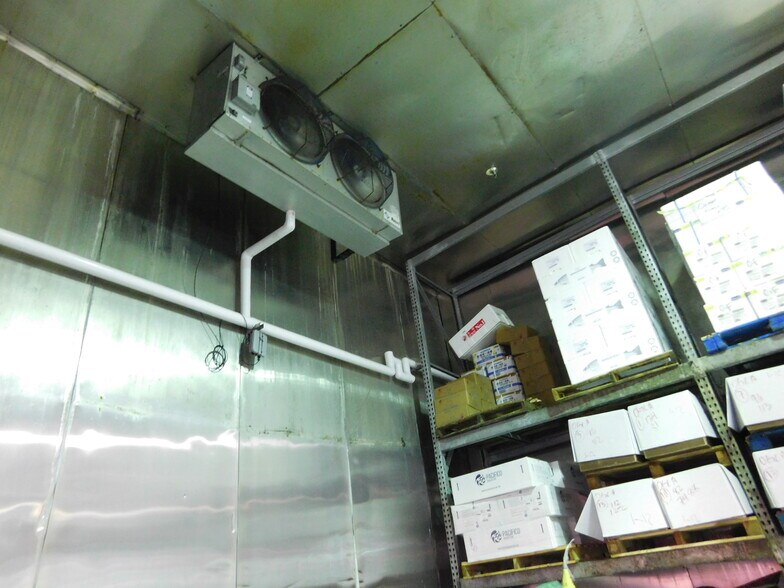 More Photos Of 1100 S Santa Fe Ave, Los Angeles Refrigeration Cold Storage For Lease