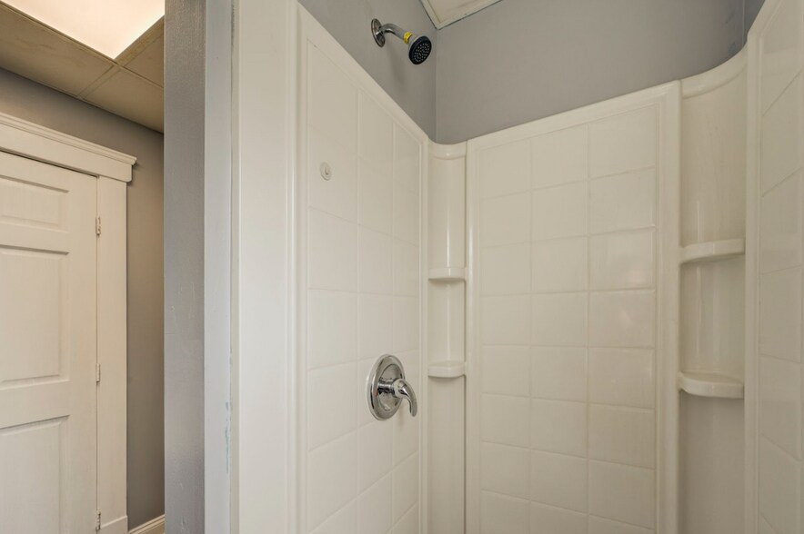 More Photos Of 4432 Pearl Rd, Cleveland Specialty For Sale
