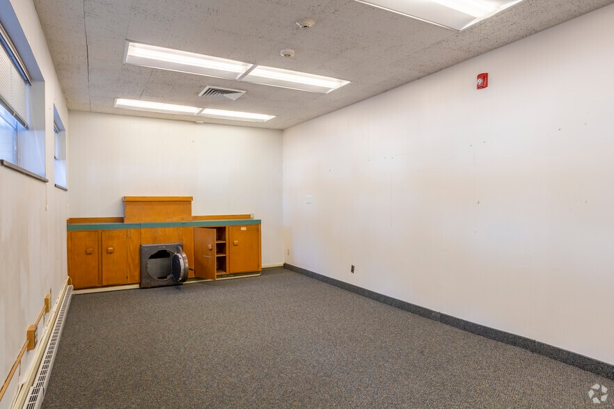 More Photos Of 3429 N Prospect Rd, Peoria Bank For Sale