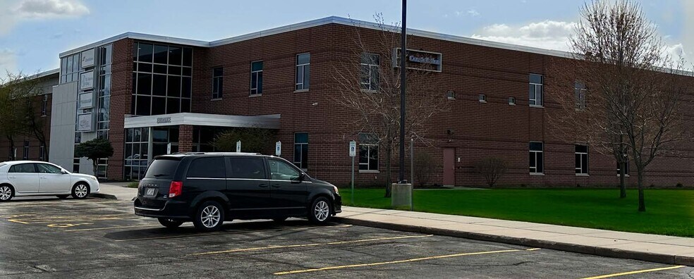 More Photos Of 1716 Lawrence Dr, De Pere Medical For Lease