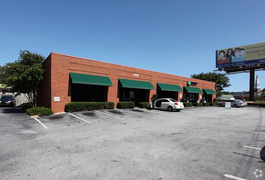 More Photos Of 526 Forest Pky, Forest Park Unknown For Lease