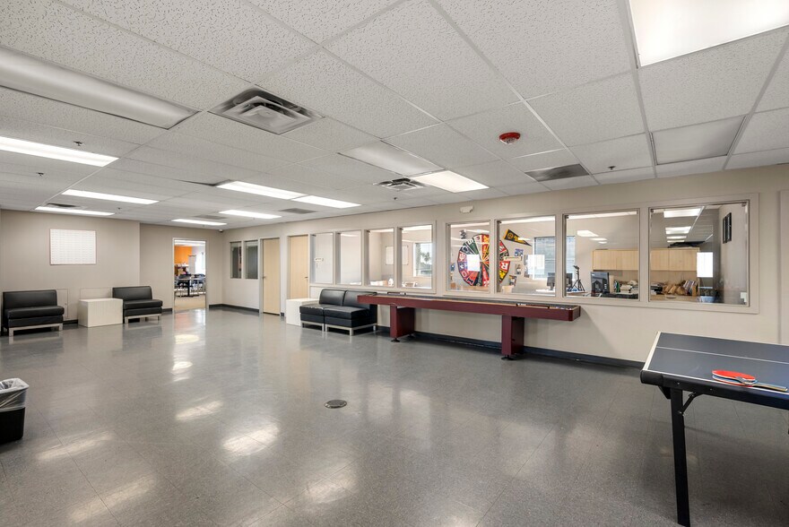 More Photos Of 400 W 48th Ave, Denver Office For Sale