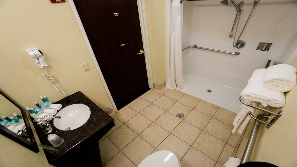 More Photos Of 3119 Perryton Pkwy, Pampa Hotel For Sale