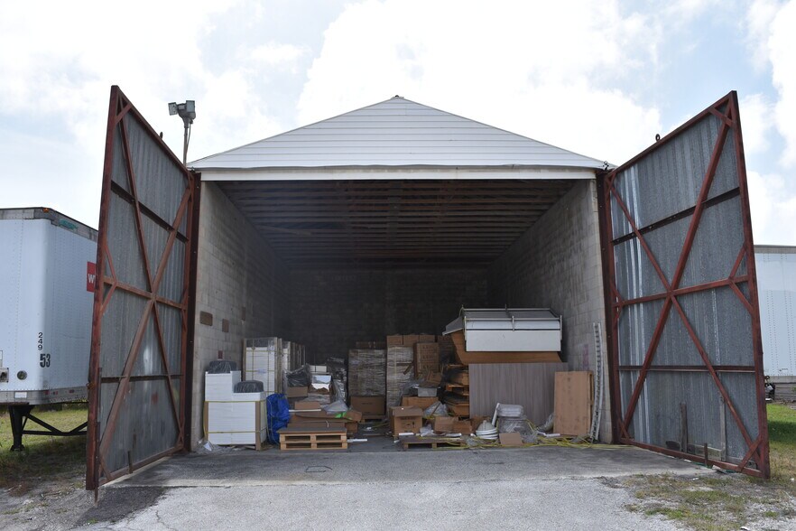 More Photos Of 1890 Starkey Rd, Largo Warehouse For Lease