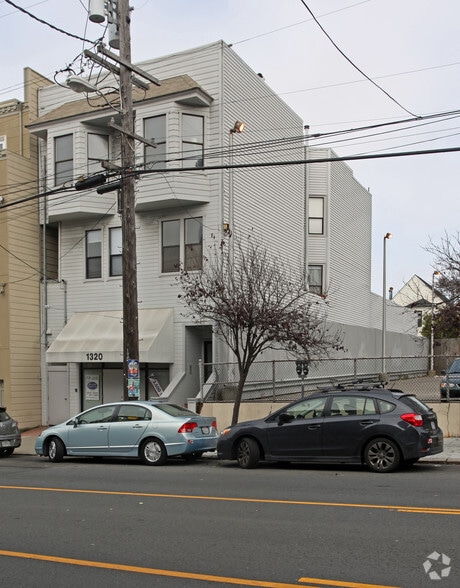 More Photos Of 1318-1322 7th Ave, San Francisco Apartments For Lease