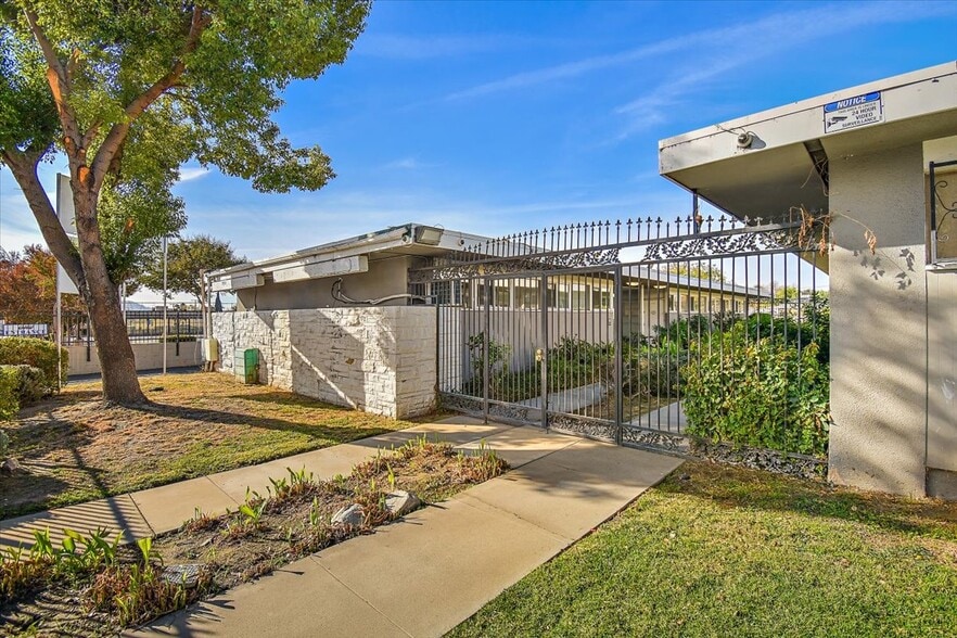 More Photos Of 1376 N Waterman Ave, San Bernardino Unknown For Lease