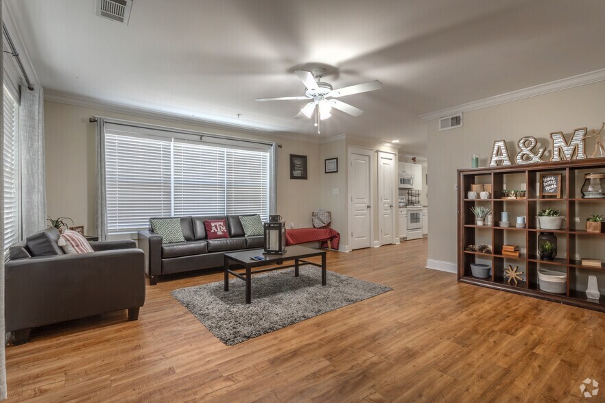 More Photos Of 1725 Harvey Mitchell Pky S, College Station Apartments For Sale