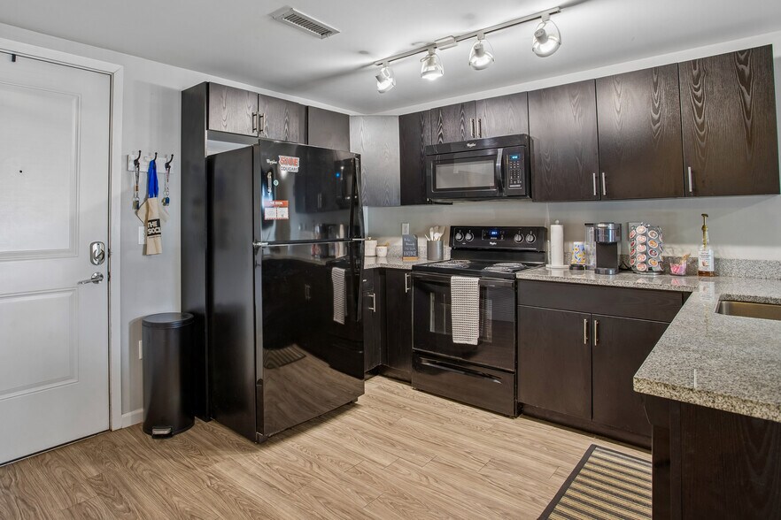 More Photos Of 1 Campus Edge Dr, Edwardsville Apartments For Sale
