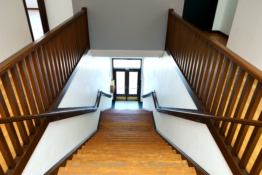 More Photos Of 200-208 N Broadway, Santa Ana Storefront Retail Office For Lease