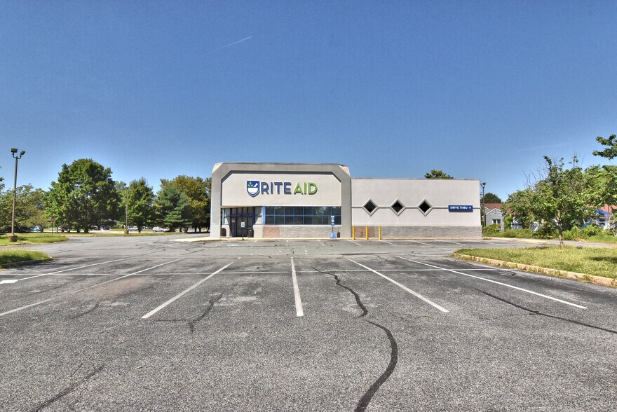 More Photos Of 1580 S Dupont Hwy, Dover General Retail For Lease