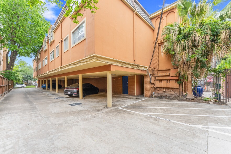 More Photos Of , Houston Multifamily For Sale