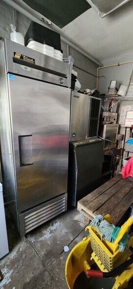More Photos Of 1900 Aliceanna St, Baltimore General Retail For Sale