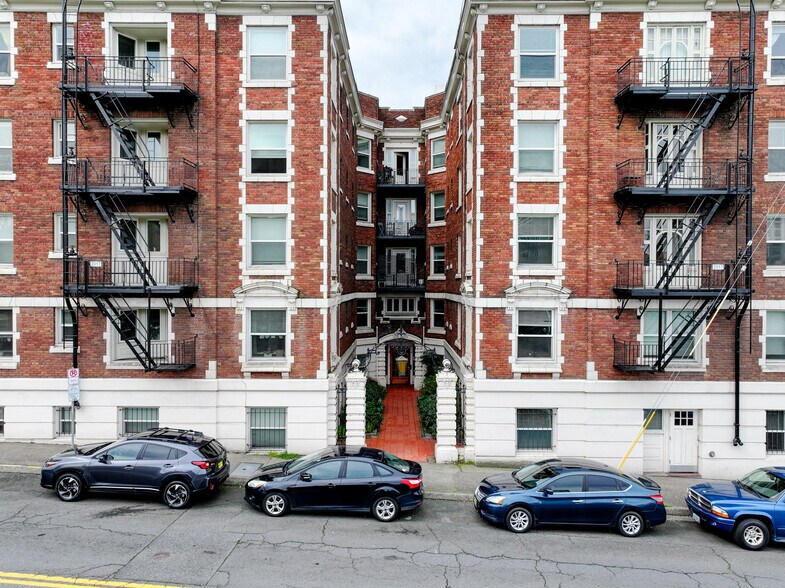 More Photos Of 1429 SW 14th Ave, Portland Apartments For Sale