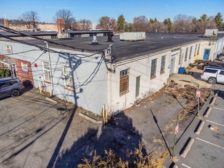 More Photos Of 95 Industrial St E, Clifton Warehouse For Sale