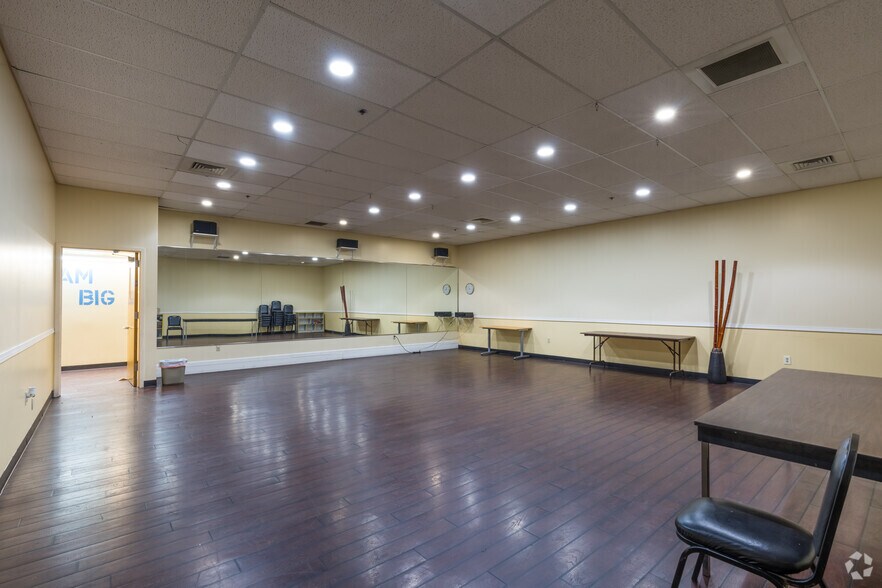 More Photos Of 9249 Folsom Blvd, Sacramento Religious Facility For Sale
