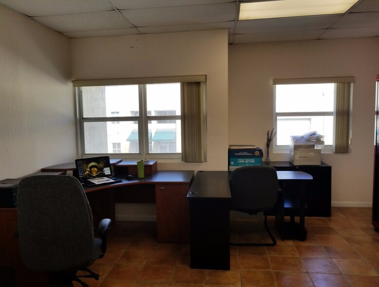 More Photos Of 5900 NW 99th Ave, Miami Light Distribution For Lease