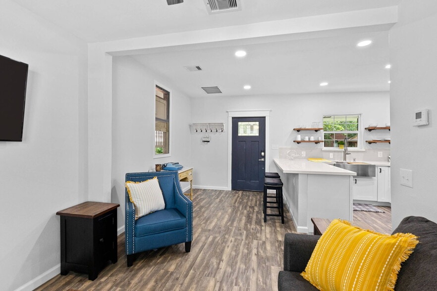 More Photos Of 404 W 3rd St, League City Manufactured Housing Mobile Home Park For Sale