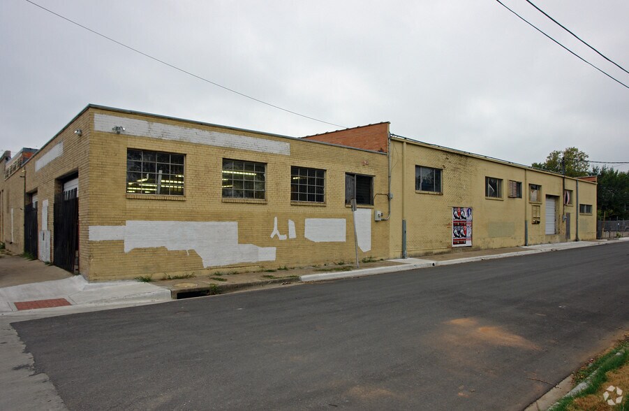 More Photos Of 2003 Park Ave, Dallas General Retail For Lease