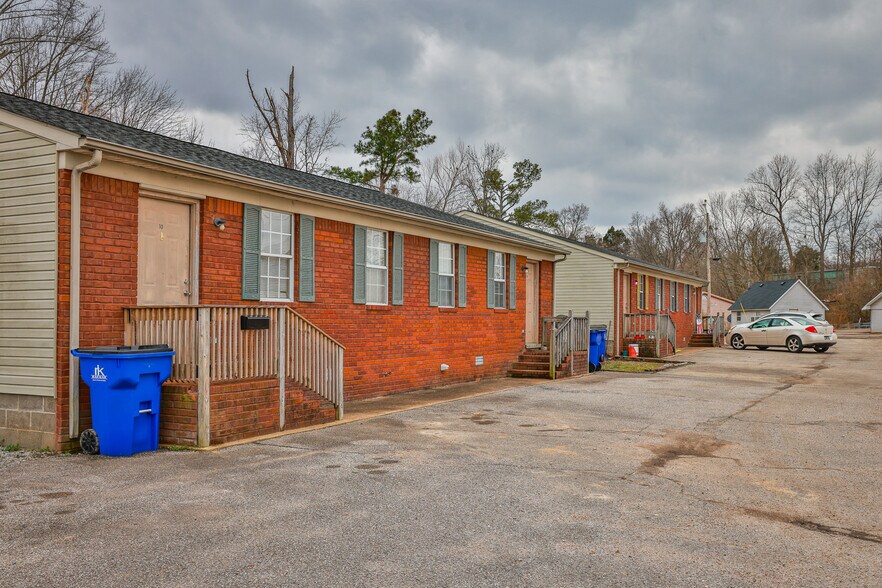 More Photos Of 279 Pikeview St, Dresden Multifamily For Sale