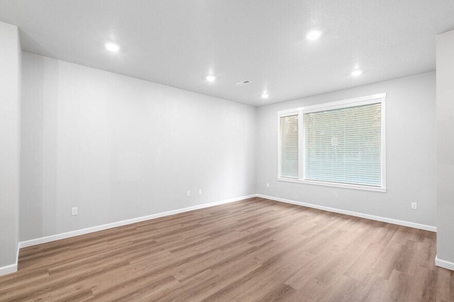 More Photos Of 16306 NE 20th St, Vancouver Multifamily For Sale